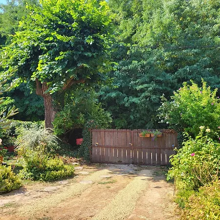 Le Cache, Au Pied Des Chambarans *