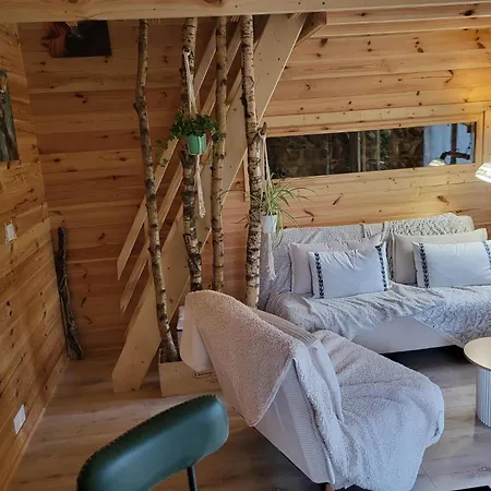 Le Caché, Au Pied Des Chambarans